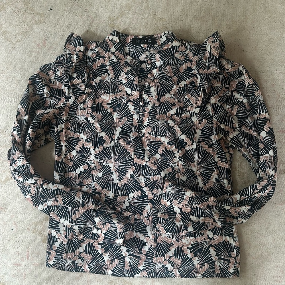Intermix blouse Size 6. $20